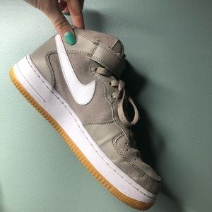 Air Force 1 High Tops(7Y= 8W)